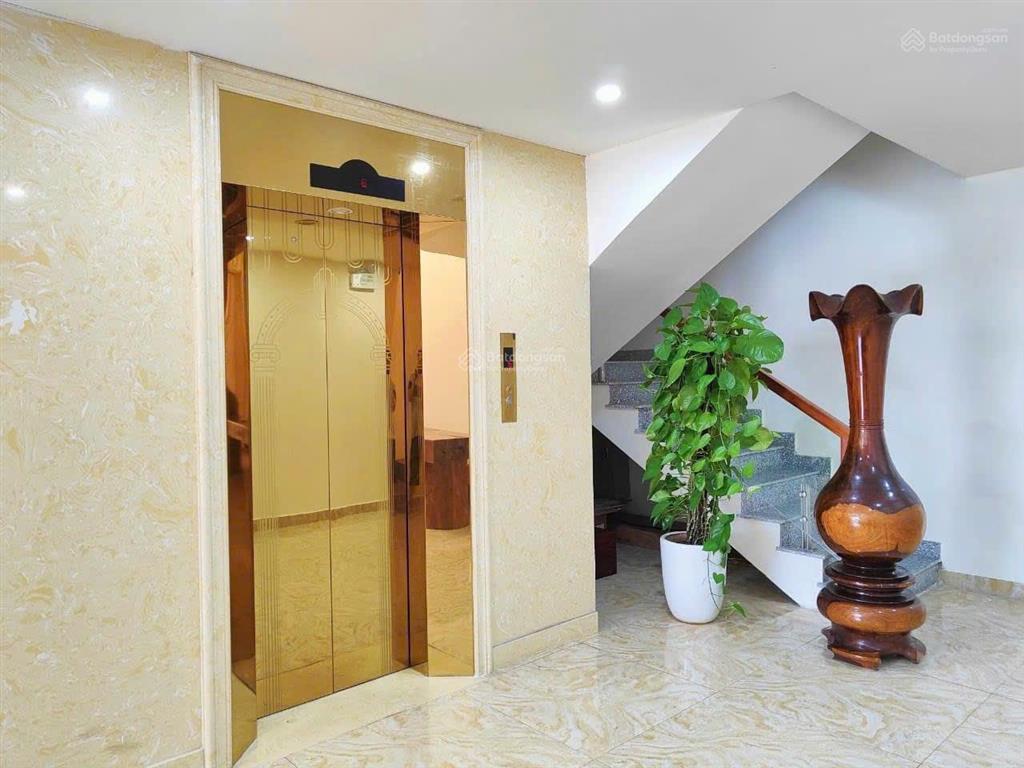Cần bán khách sạn 7 tầng 16 phòng tại ngã 4 quán toan khu vực sầm uất, thuận lợi kinh doanh