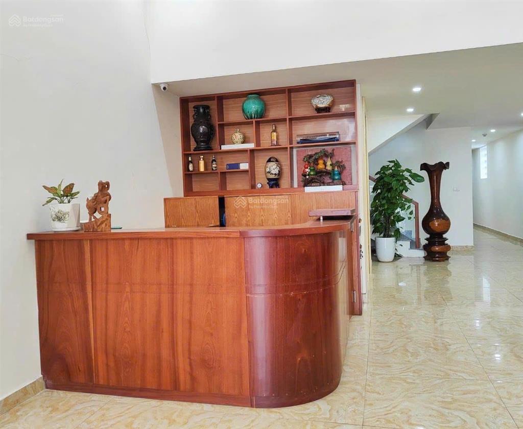 Cần bán khách sạn 7 tầng 16 phòng tại ngã 4 quán toan khu vực sầm uất, thuận lợi kinh doanh