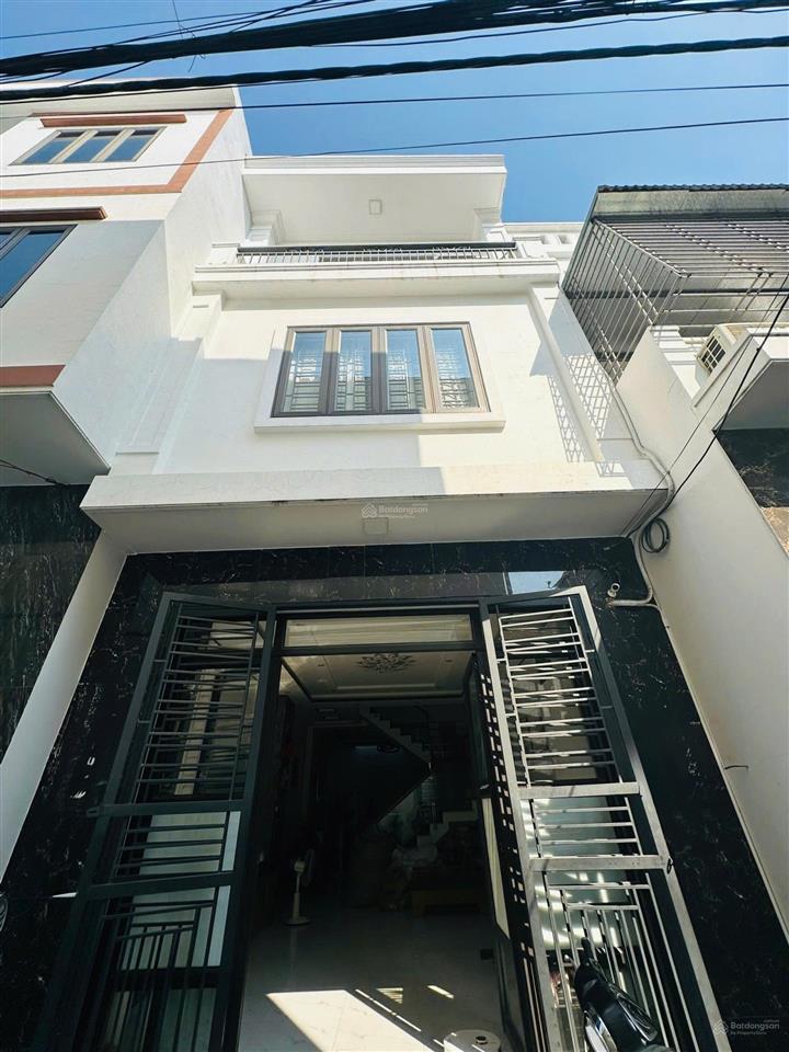 Bán nhà thiên lôi  vị trí thuận tiện, khu dân cư đông đúc