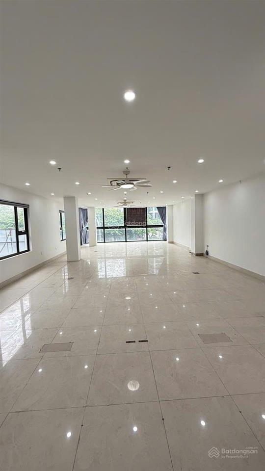 Cho thuê mặt bằng kinh doanh & văn phòng  389 phố vọng