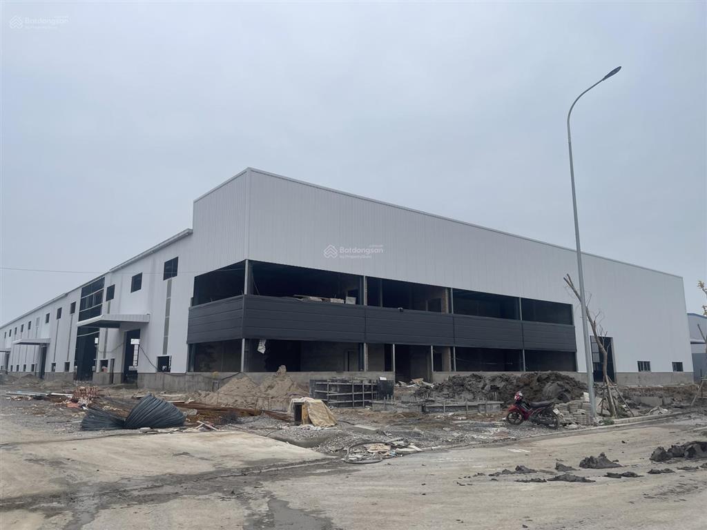 Bê mình hiện còn 2 xưởng 5.100 m2 và 4.500 m2 cho thuê trong khu cn yên mỹ