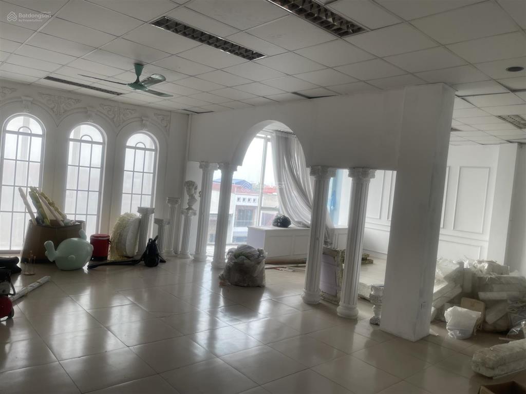 Cho thuê mặt bằng kinh doanh văn phòng 300m trung tâm phố thứa mỹ hào hưng yên
