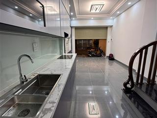 Chủ cần tiền bán nhà đông dư 5 tầng mới oto giá tốt