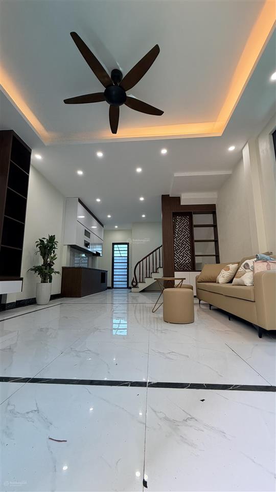 Chính chủ gửi bán nhà 3 tầng 4 phòng ngủ mới xây lạc đạo
