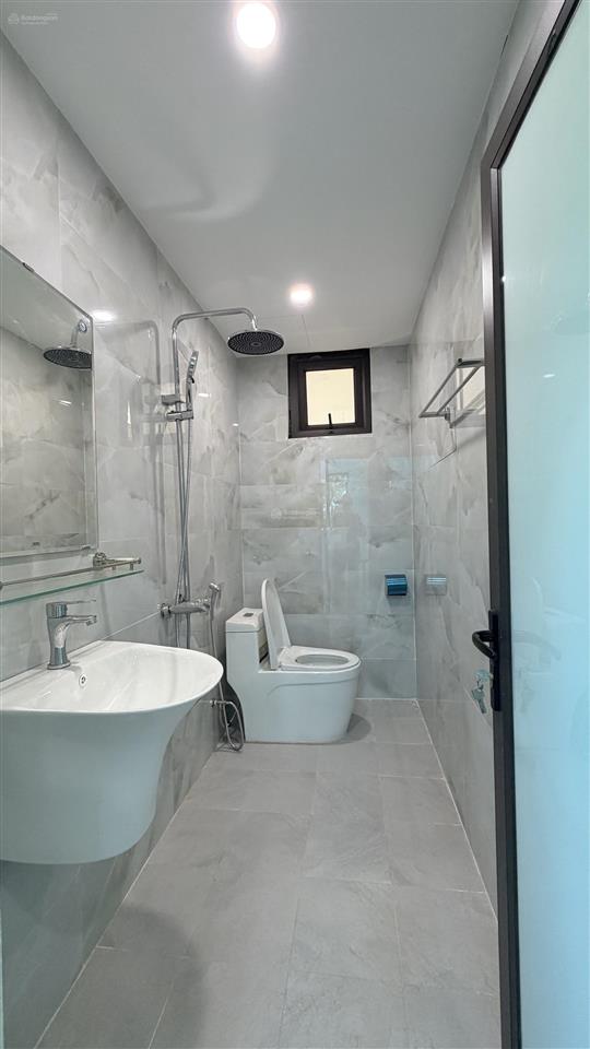 Chính chủ gửi bán nhà 3 tầng 4 phòng ngủ mới xây lạc đạo