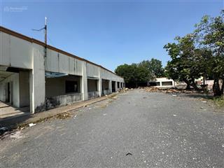 37500m2 đất gồm toà nhà 3 tầng vp, kho, dãy nhà văn phòng cần cho thuê