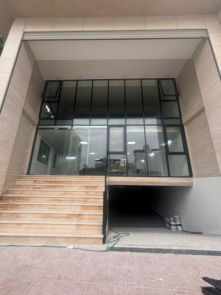TÒA BUILDING LÔ GÓC PHỐ HỒNG TIẾN 145M, 10T, MT8M, DÒNG TIỀN KHỦNG, GẦN CẦU TRẦN HƯNG ĐẠO.