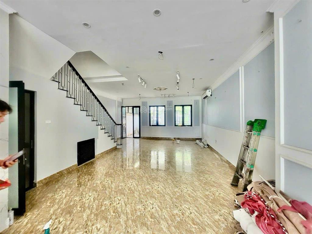 Cho thuê liền kề biệt thự ,embassy garden , ngoại giao đoàn