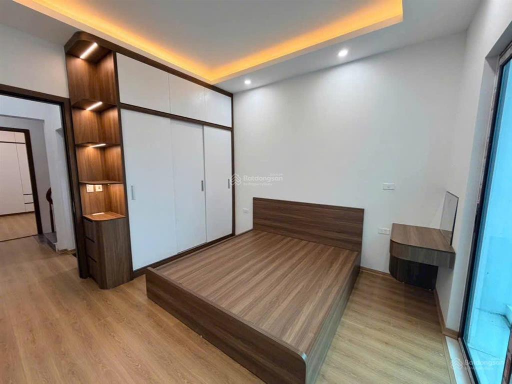 Siêu phẩm có 102 tại yên vĩnh,nhà đẹp  ngõ thoáng  ở ngay, dt 38 m2, 4pn,giá chỉ nhỉnh 5 tỉ