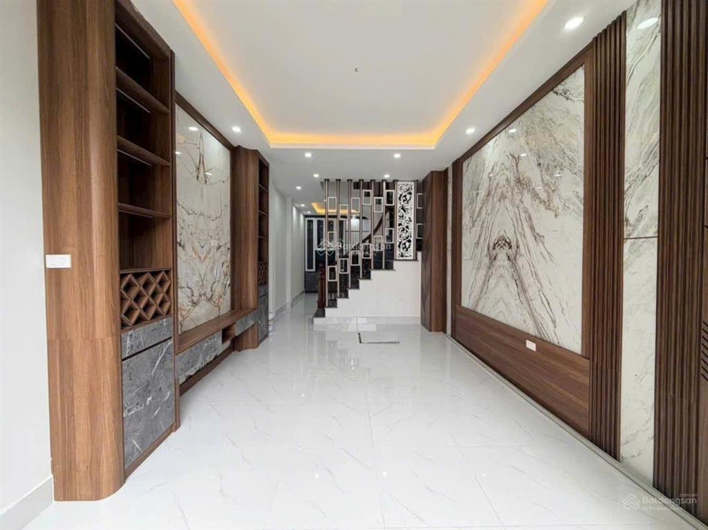 Siêu phẩm có 102 tại yên vĩnh,nhà đẹp  ngõ thoáng  ở ngay, dt 38 m2, 4pn,giá chỉ nhỉnh 5 tỉ