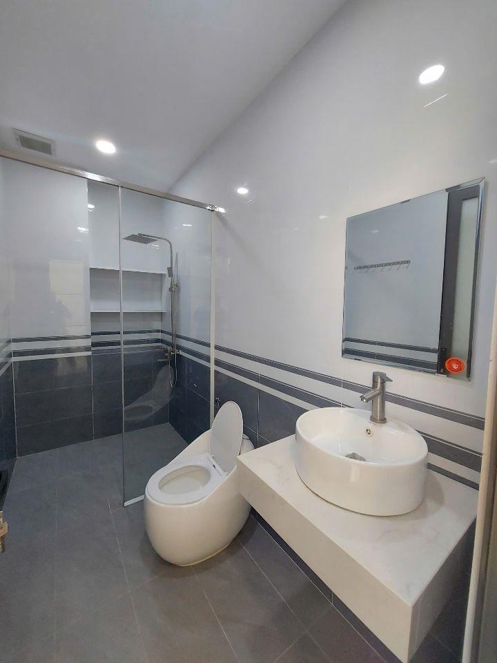 🏡 CHO THUÊ NHÀ ĐẸP - HẺM XE HƠI – 62M² – 3 TẦNG – HOÀNG HỮU NAM, QUẬN 9
