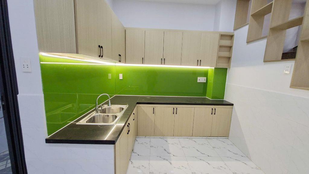 🔥 BÁN NHÀ CĂN GÓC 3 TẦNG KIÊN CỐ – 4 PHÒNG NGỦ – KHÔNG LỘ GIỚI – LÊ THÀNH PHƯƠNG, (QUẬN 8 CŨ) 🔥