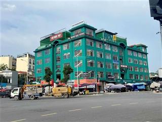 Căn nhà dân xây chắc chắn, nội thất gỗ lim thịt, diện tích rộng 70m2, gara ô tô 7 chỗ  chỉ14.5 tỷ