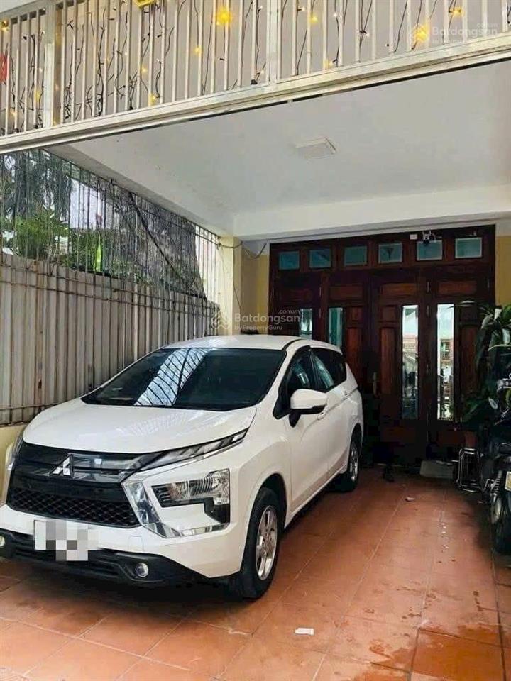 Căn nhà dân xây chắc chắn, nội thất gỗ lim thịt, diện tích rộng 70m2, gara ô tô 7 chỗ  chỉ14.5 tỷ