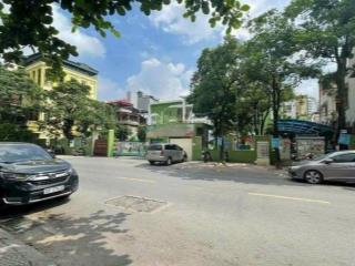 Cho thuê nhà khu phân lô cán bộ hàng không nguyễn sơn, lb, giá 12tr/tháng.