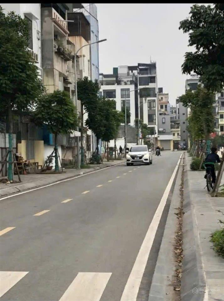Bán đất phân lô ngọc thụy, lb lô góc 3 mặt thoáng  ô tô thông đối diện kđt khai sơn  chỉ 9.2 tỷ