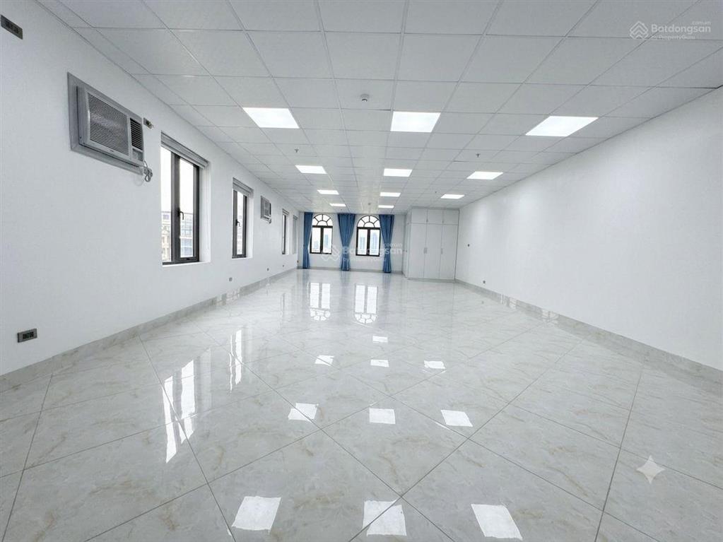 Cho thuê nhà mp hồng tiến, lb lô góc  6 tầng thang máy, thông sàn kinh doanh  130m2 100tr/tháng