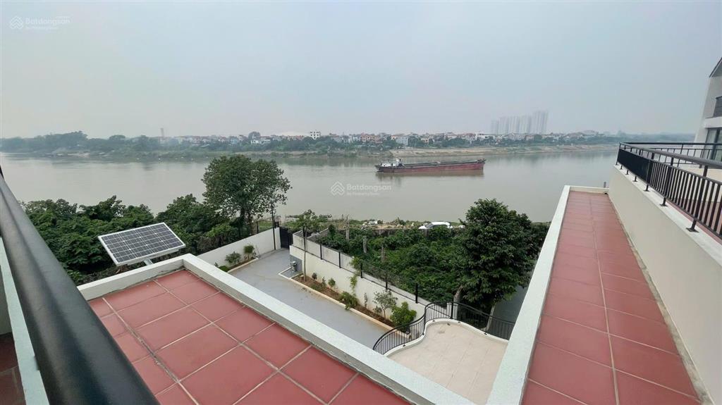 Cho thuê biệt thự sân vườn tại ngọc thụy  2.000m2  50tr/tháng