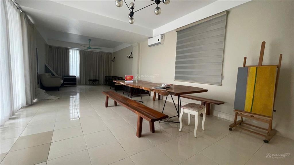 Cho thuê biệt thự sân vườn tại ngọc thụy  2.000m2  50tr/tháng