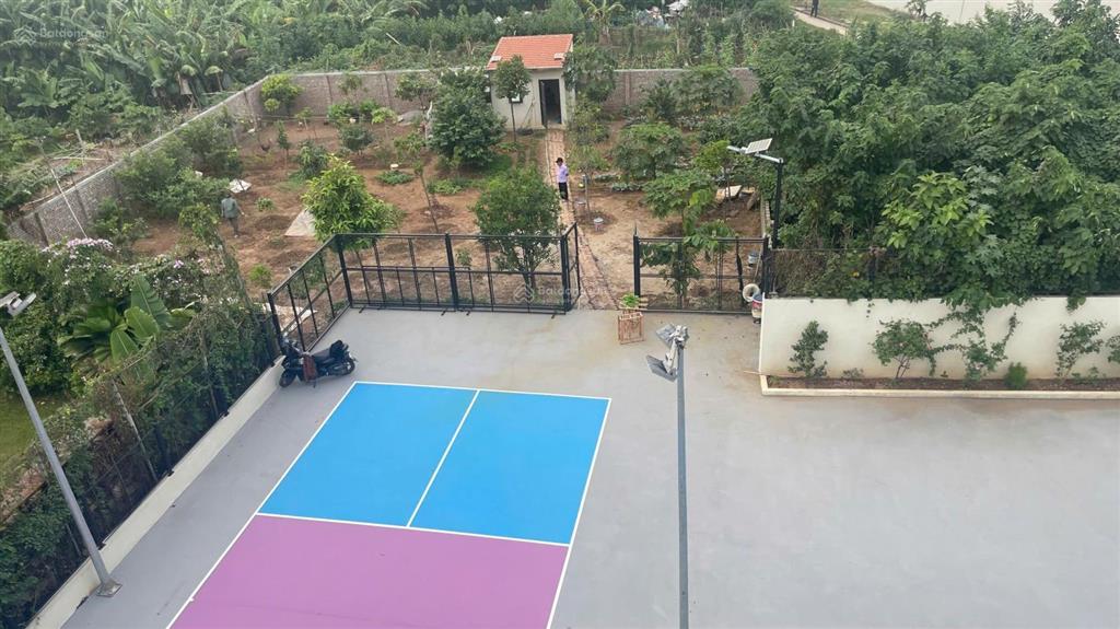 Cho thuê biệt thự sân vườn tại ngọc thụy  2.000m2  50tr/tháng