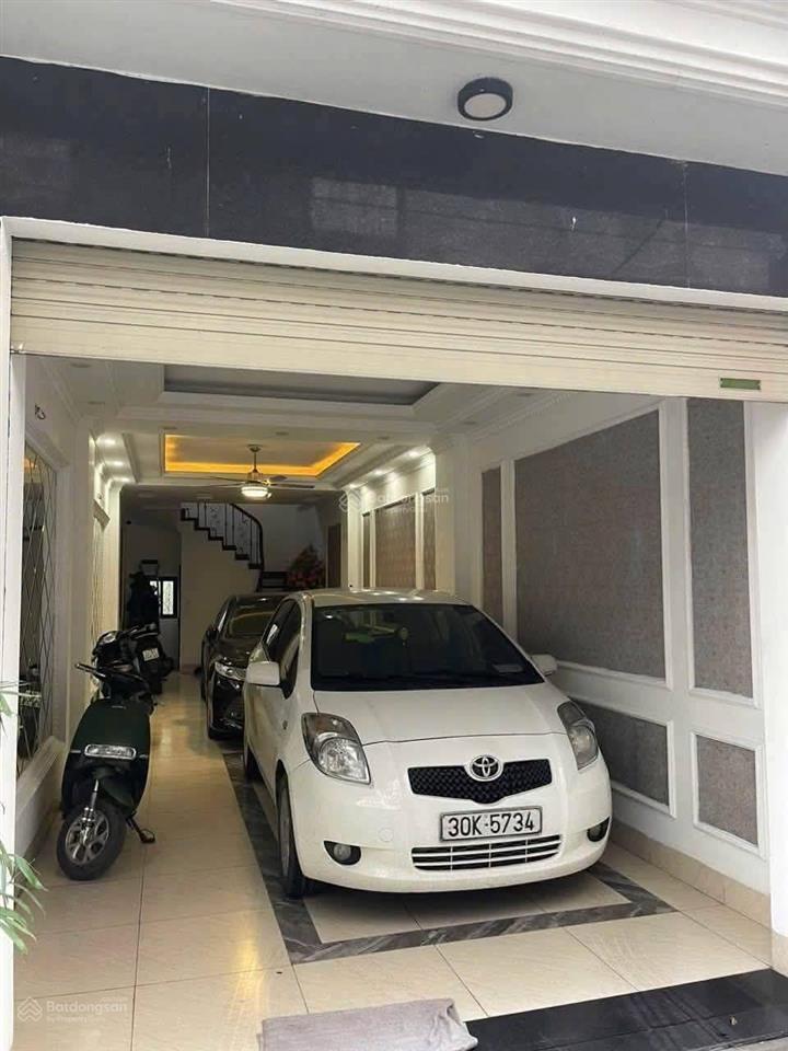 Cho thuê nhà 50m2  5 tầng  13,5 tr tư đình  lb  full đồ  gara ô tô  gần trường c2 long biên