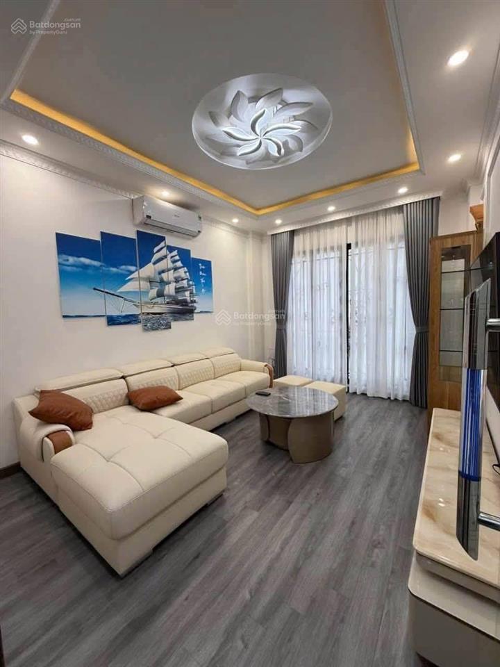 Cho thuê nhà 50m2  5 tầng  13,5 tr tư đình  lb  full đồ  gara ô tô  gần trường c2 long biên