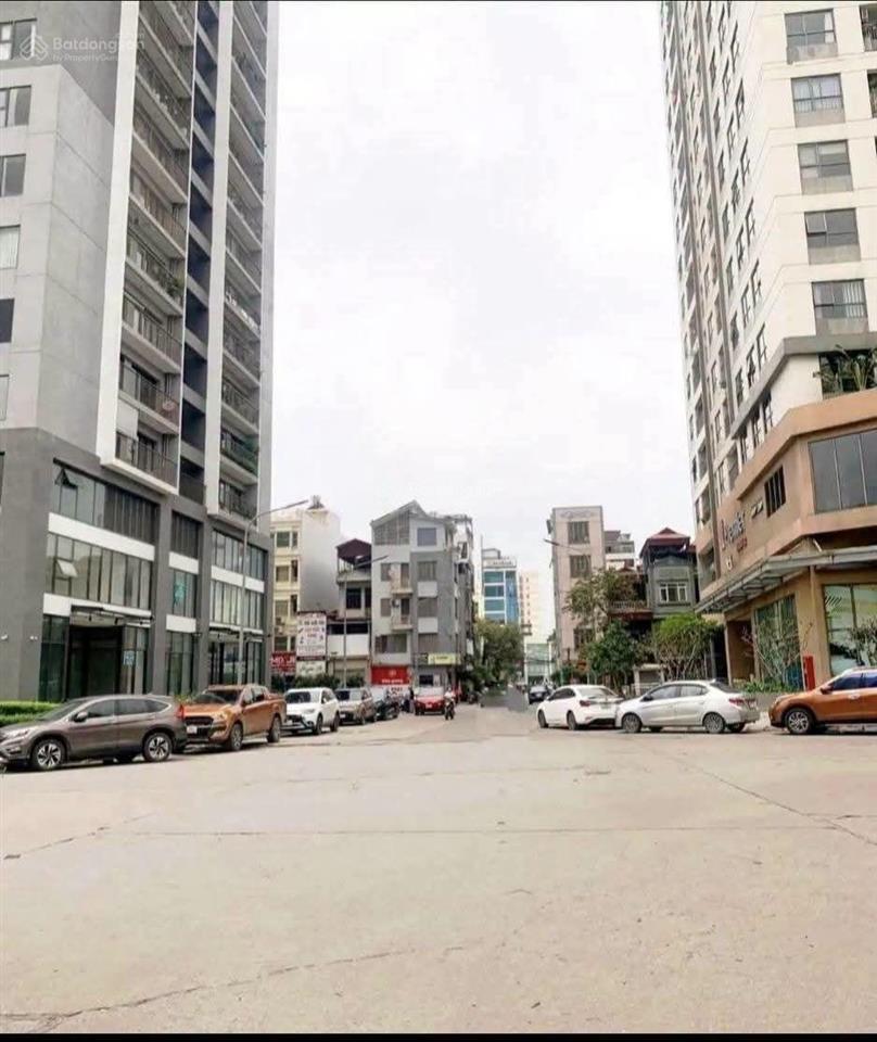 Cho thuê tòa nhà kinh doanh văn phòng 7 tầng thang máy, nguyễn sơn 100m2  có hầm để xe  55tr/th