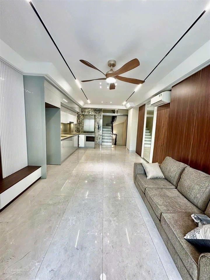 Cần bán nhà 6 tầng phố bồ đề, hồng tiến  thang máy  gara ô tô  ngõ thông  50m2  12.5 tỷ