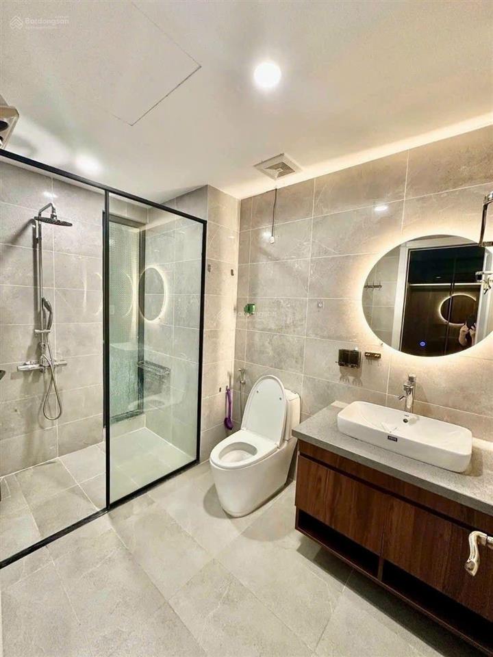 Cần bán nhà 6 tầng phố bồ đề, hồng tiến  thang máy  gara ô tô  ngõ thông  50m2  12.5 tỷ