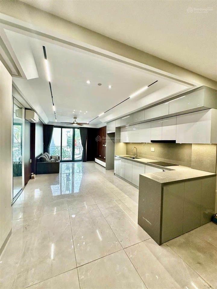Cần bán nhà 6 tầng phố bồ đề, hồng tiến  thang máy  gara ô tô  ngõ thông  50m2  12.5 tỷ