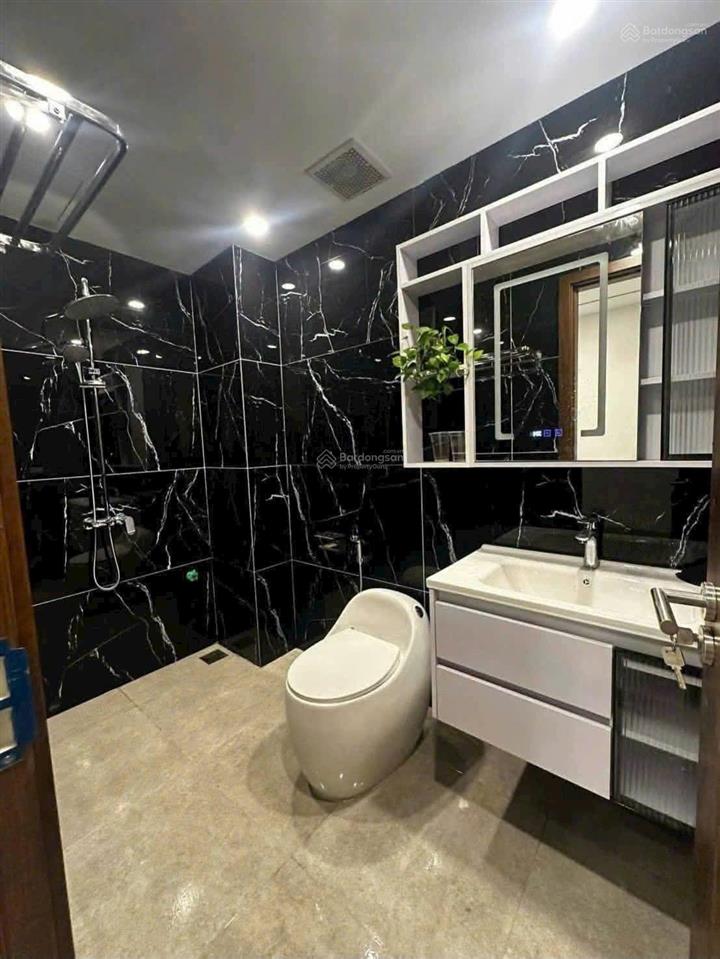 Nhà mới phố nguyễn sơn 80m2 x 6 tầng  17.5 tỷ thang máy  gara 2 ô tô  ở sướng  2 thoáng