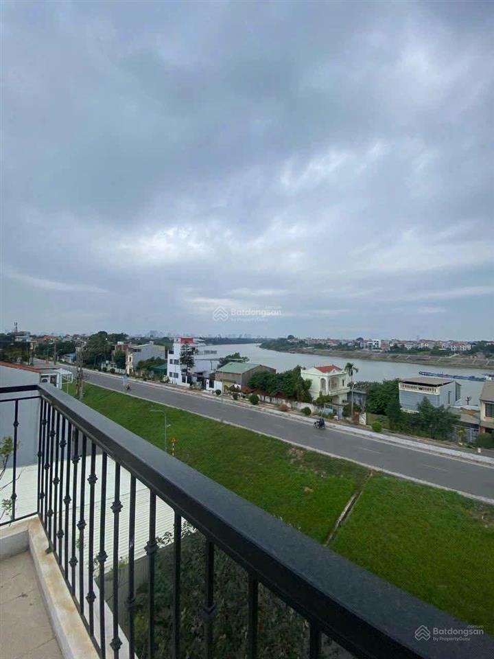 Cho thuê nhà mặt phố ngọc thụy, long biên  kinh doanh đa dạng, văn phòng. dt 80m2  18 triệu 