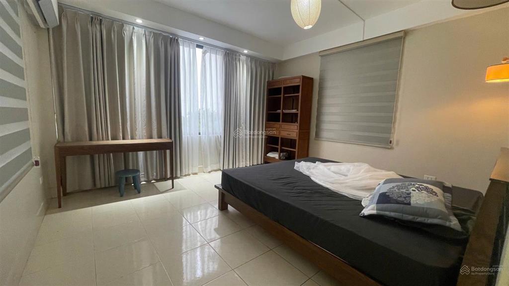 Cho thuê biệt thự sân vườn tại ngọc thụy 1800m2  50 triệu/ tháng