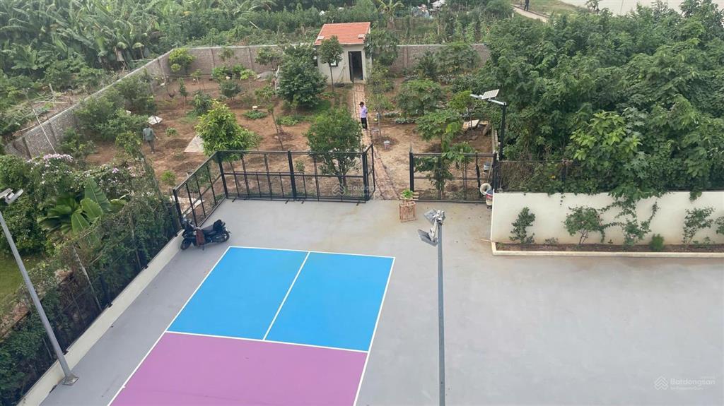 Cho thuê biệt thự sân vườn tại ngọc thụy 1800m2  50 triệu/ tháng