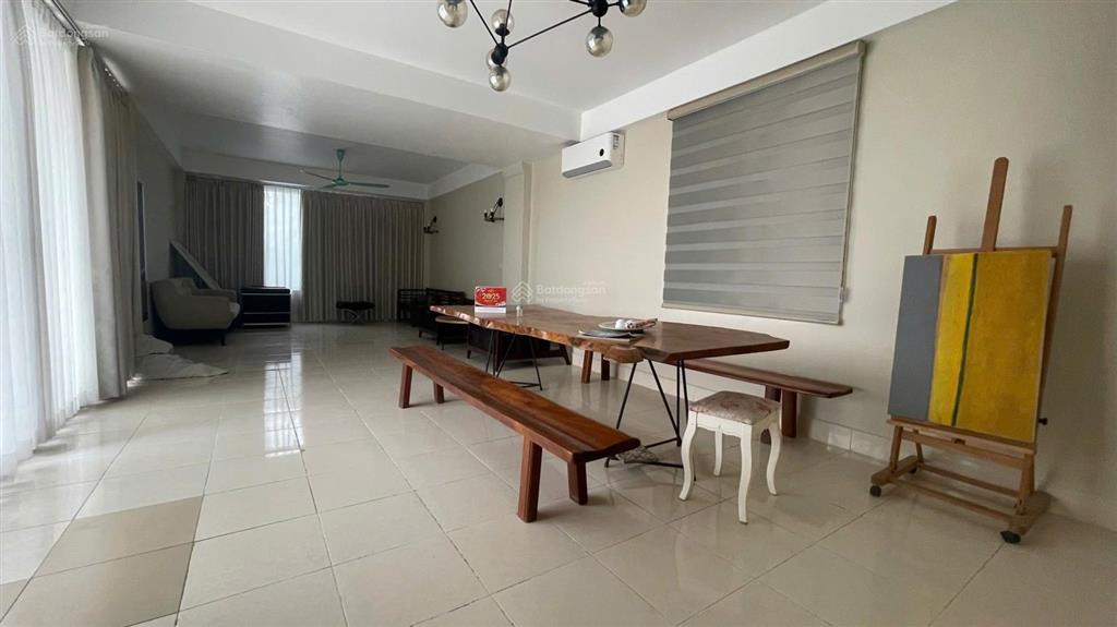 Cho thuê biệt thự sân vườn tại ngọc thụy 1800m2  50 triệu/ tháng