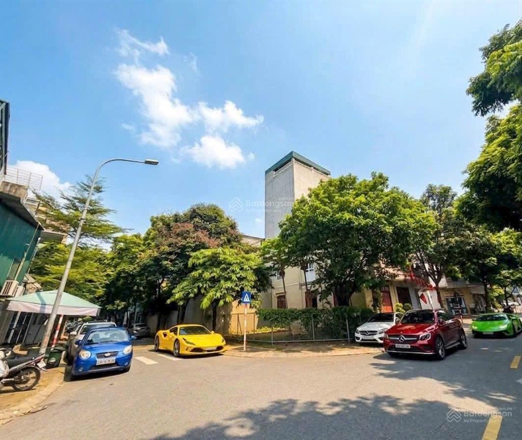 Bán đất lô góc việt hưng  giang biên, long biên mặt tiền 18m, ô tô, kinh doanh  dt 80.1m2  24 tỷ