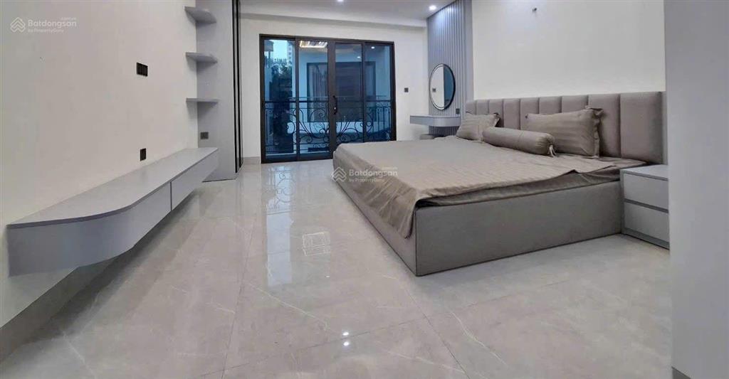 Bán nhà 7 tầng thang máy  bồ đề, lb  11 pn khép kín vừa ở vừa kd  ngay cổng trường wellspring