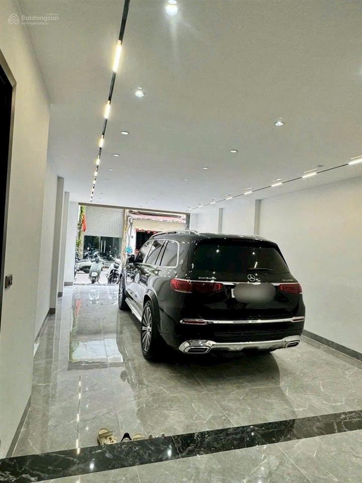 Bán nhà 7 tầng thang máy  bồ đề, lb  11 pn khép kín vừa ở vừa kd  ngay cổng trường wellspring