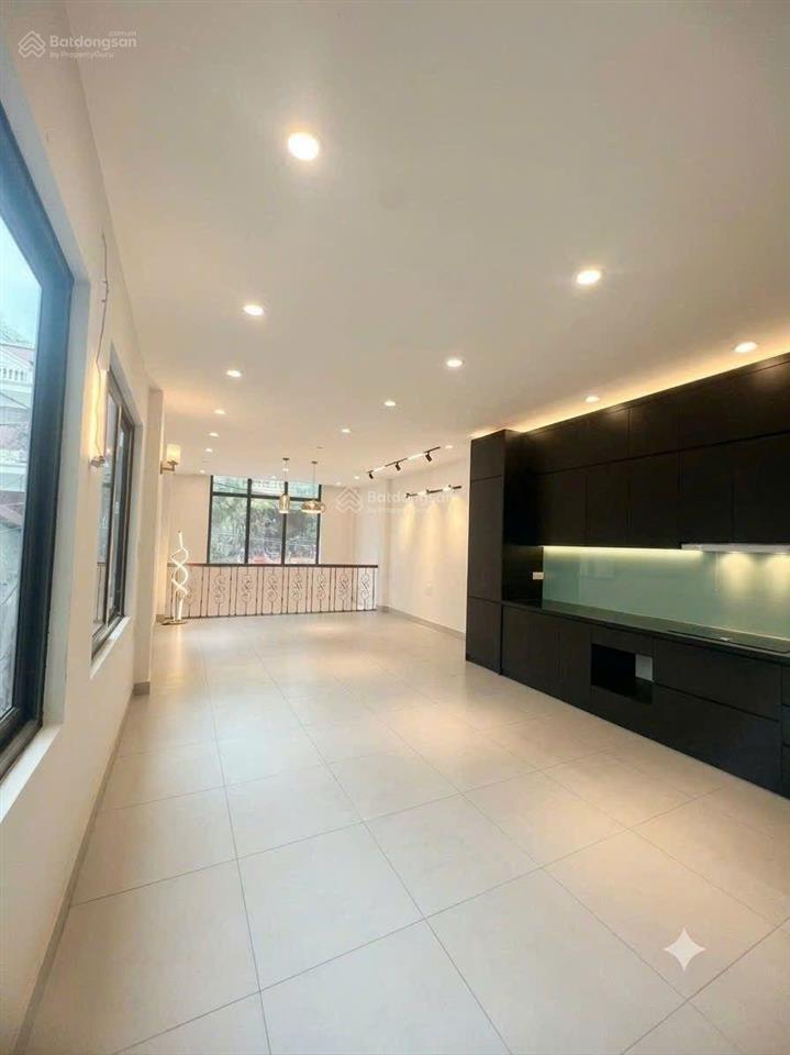 Bán nhà mặt phố, lô góc  hoàng như tiếp  ái mộ  vỉa hè rộng, ô tô dừng đỗ kinh doanh nhộn nhịp