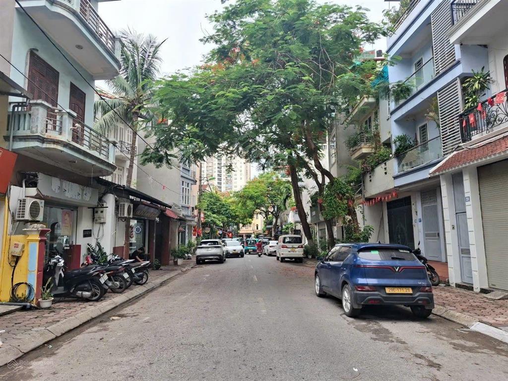Bán nhà mặt phố, lô góc  hoàng như tiếp  ái mộ  vỉa hè rộng, ô tô dừng đỗ kinh doanh nhộn nhịp
