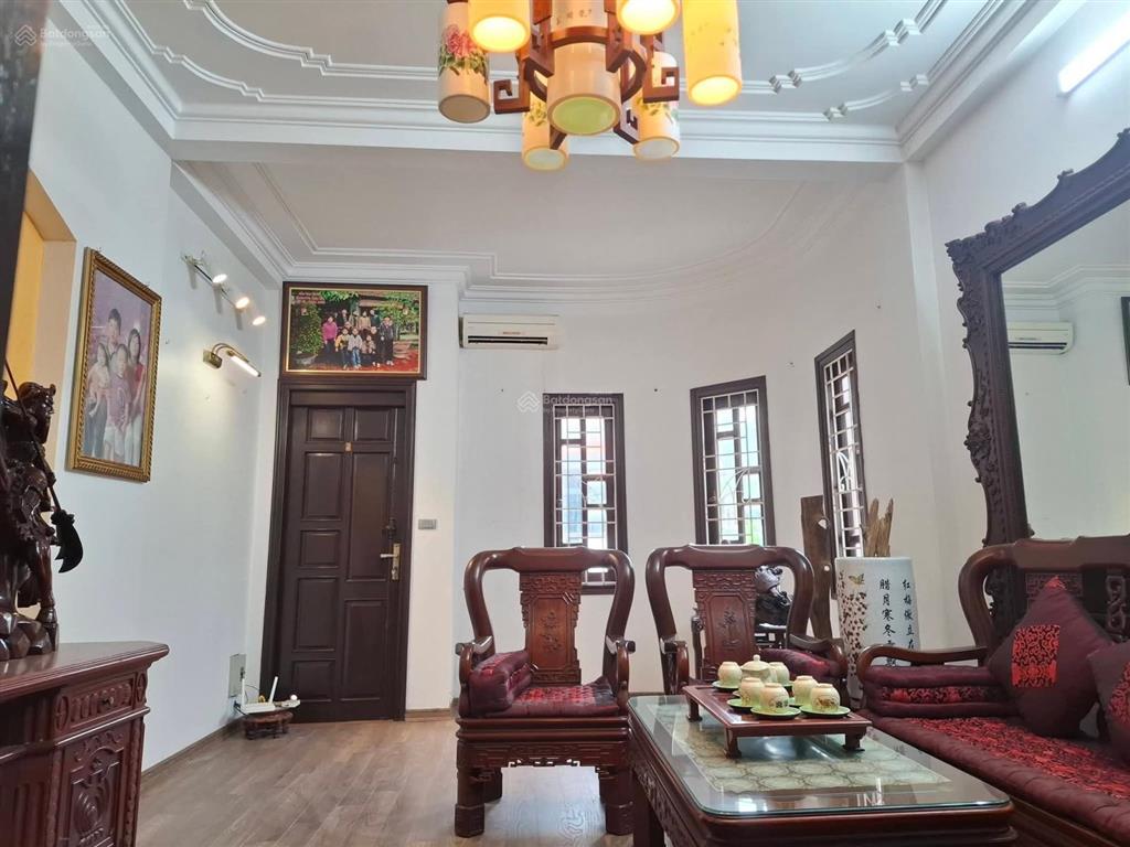Cho thuê nhà ngọc thụy, long biên ở & làm văn phòng  dt 65m2 x 4 tầng  ô tô dừng đỗ ngày đêm