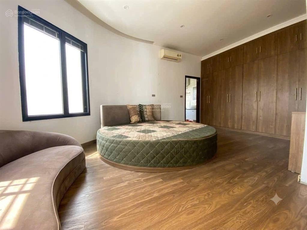 Cho thuê nhà ngọc thụy, long biên ở & làm văn phòng  dt 65m2 x 4 tầng  ô tô dừng đỗ ngày đêm