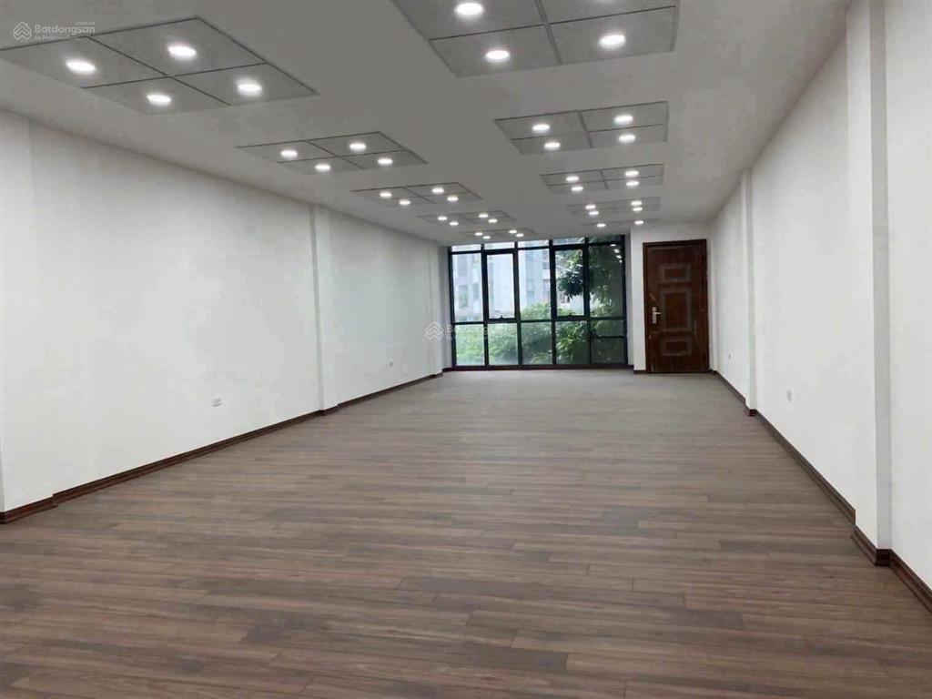 Cho thuê tòa nhà dt 100m2  7 tầng thang máy, đủ pccc, giang biên, gần trường chu văn an, kd làm vp