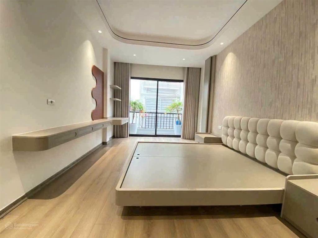 Cho thuê nhà bồ đề, lb ô tô đỗ cửa, dt 45m2  6 tầng  thang máy, full nội thất mới đẹp như ảnh