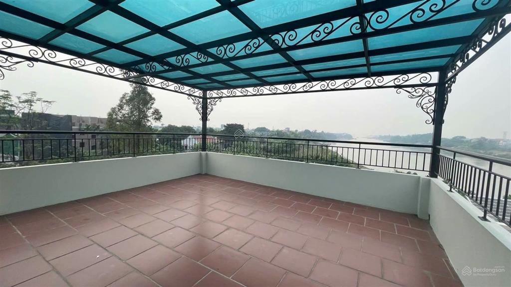 Cho thuê biệt thự sân vườn tại ngọc thụy  lb, dt 1800m2  46tr  làm khu nghỉ dưỡng  sống khỏe