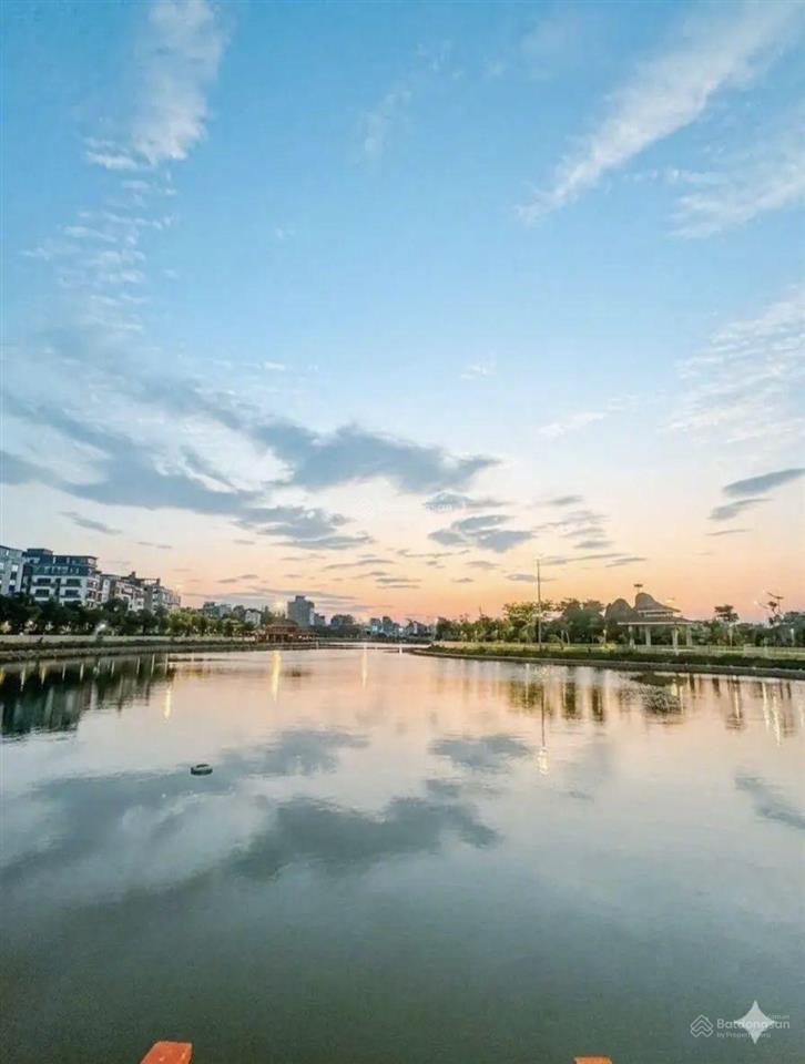 Bán đất dt 80m2  hoa hậu tđc ngọc thụy  view công viên  đường 25m có vỉa hè rộng