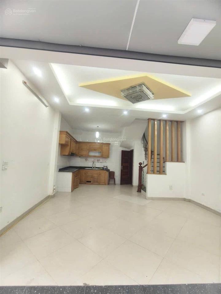 Cho thuê lâu dài nhà ngọc thụy  lô góc thoáng sáng  ô tô kinh doanh  50m2 11 triệu
