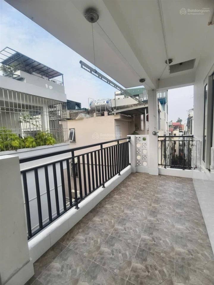 Cho thuê lâu dài nhà ngọc thụy  lô góc thoáng sáng  ô tô kinh doanh  50m2 11 triệu