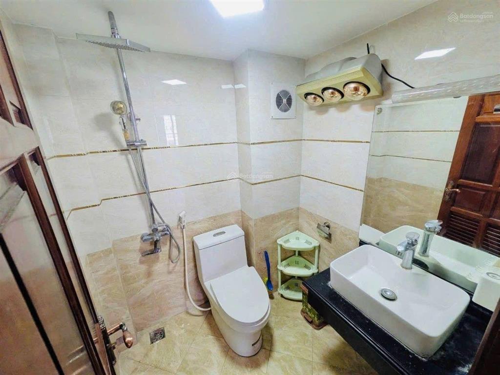 Đất tặng nhà 2 tầng 1 tum  phố giang biên  kẻ tạnh  long biên  cách ô tô tránh 10m
