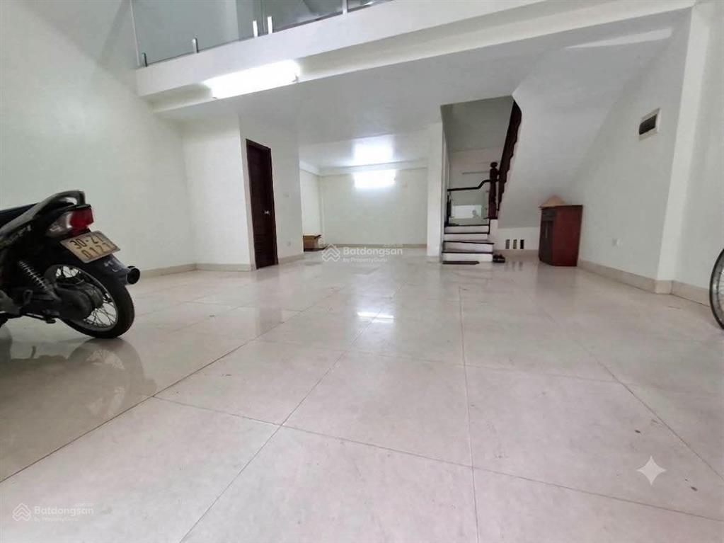 Cho thuê mặt bằng tầng 1 ngõ 158 phố nguyễn sơn kinh doanh đa dạng  dt 60m2  9,5 triệu